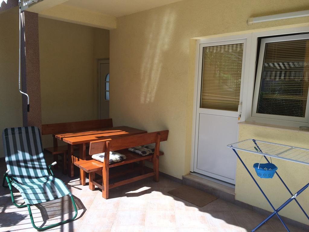 Apartment Kolundzic Novi Vinodolski Oda fotoğraf