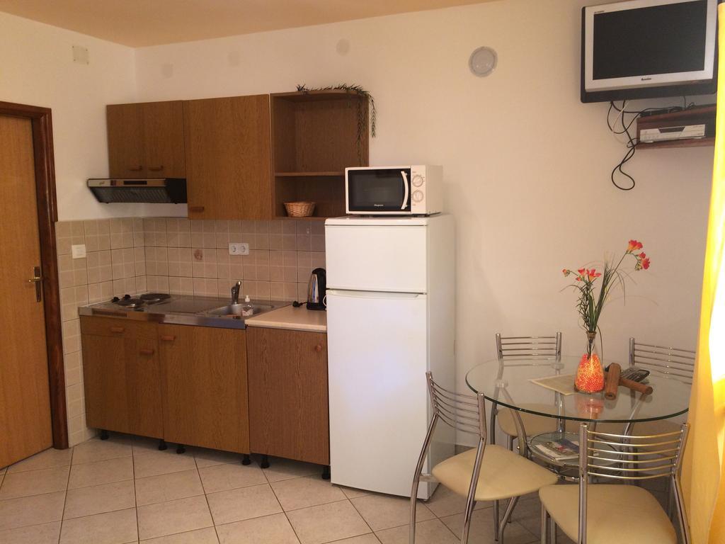 Apartment Kolundzic Novi Vinodolski Oda fotoğraf