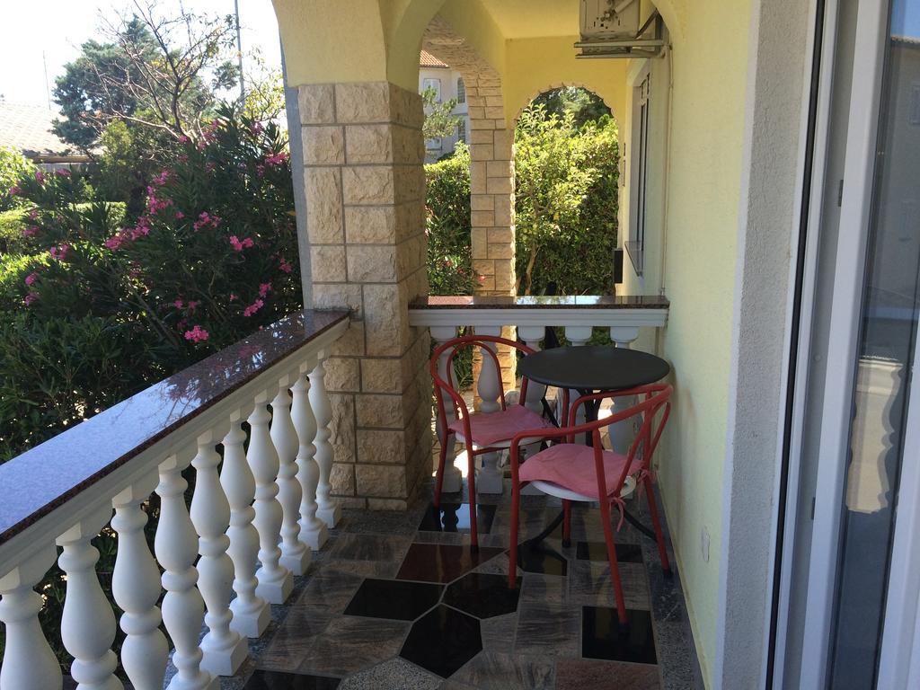 Apartment Kolundzic Novi Vinodolski Oda fotoğraf