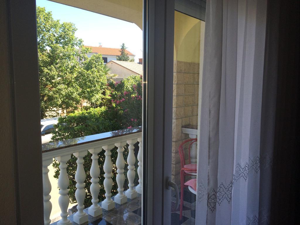 Apartment Kolundzic Novi Vinodolski Oda fotoğraf