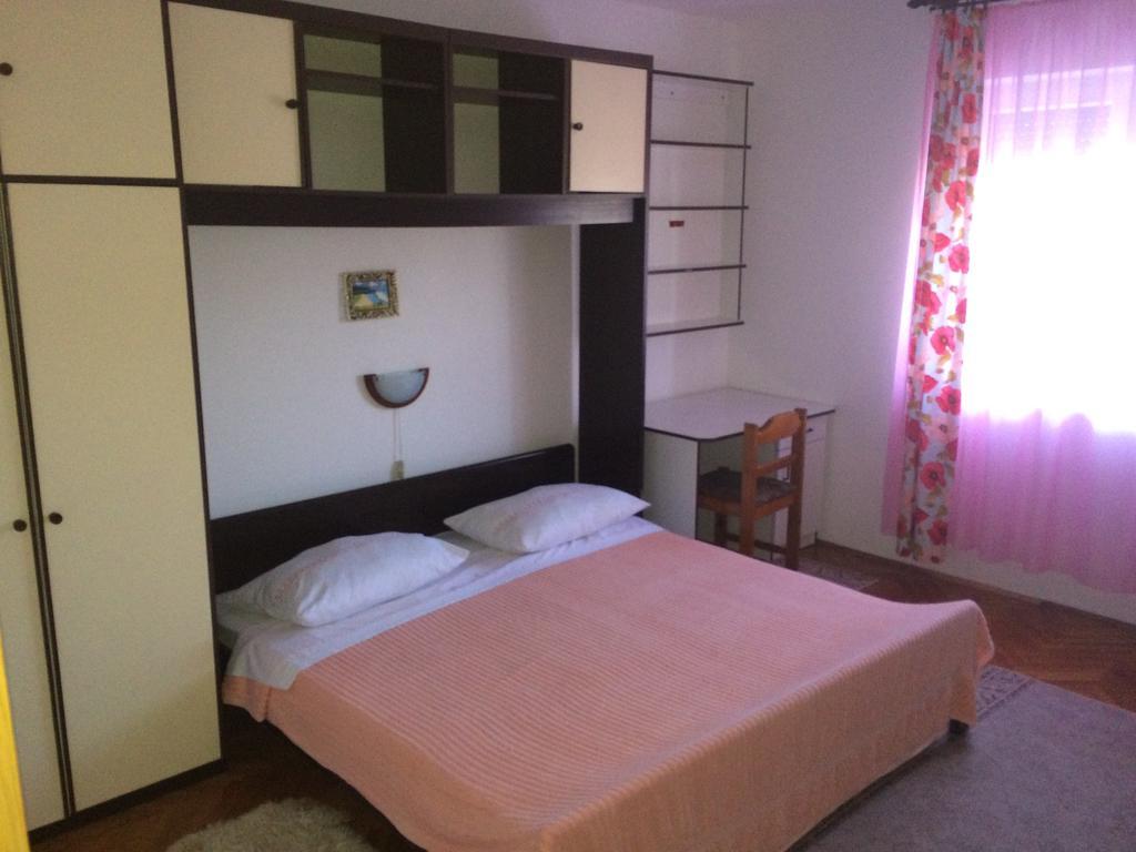 Apartment Kolundzic Novi Vinodolski Oda fotoğraf
