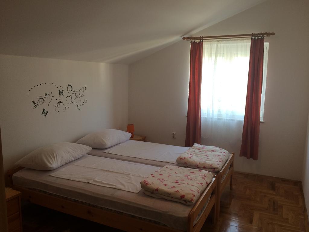 Apartment Kolundzic Novi Vinodolski Oda fotoğraf