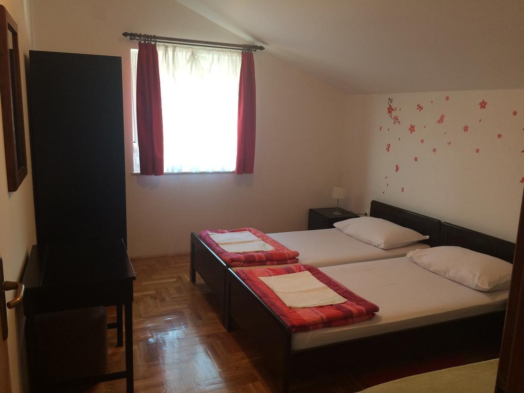 Apartment Kolundzic Novi Vinodolski Oda fotoğraf