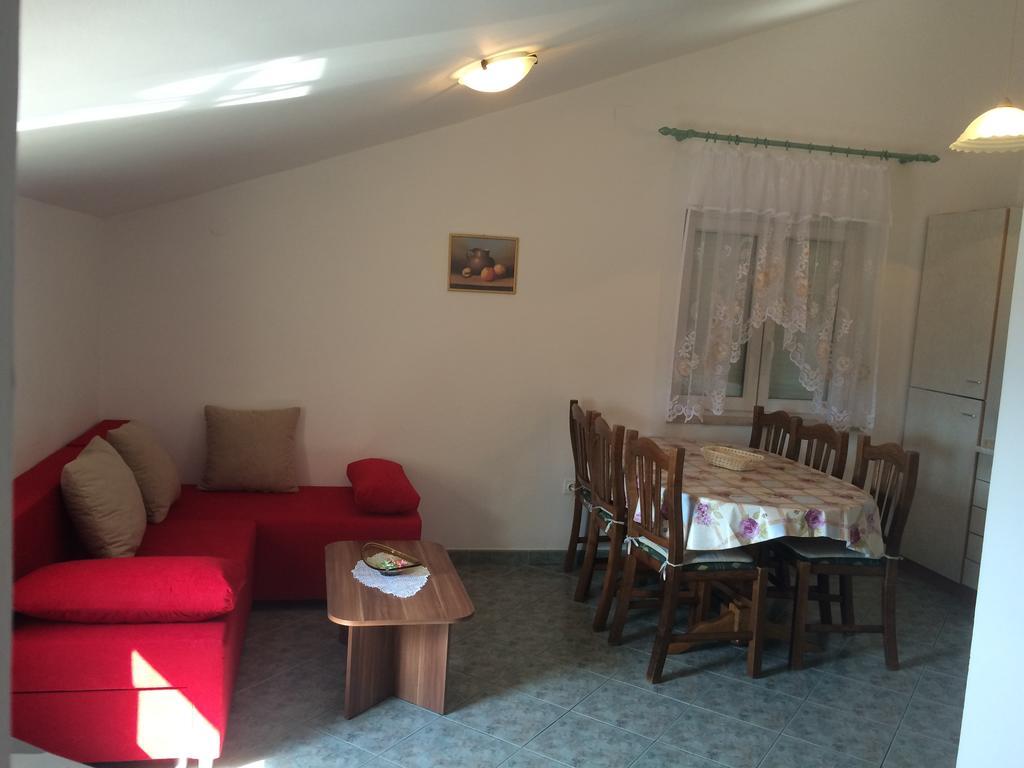 Apartment Kolundzic Novi Vinodolski Oda fotoğraf